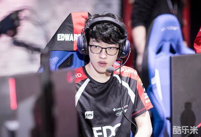 竿见影的效 竿见影的效