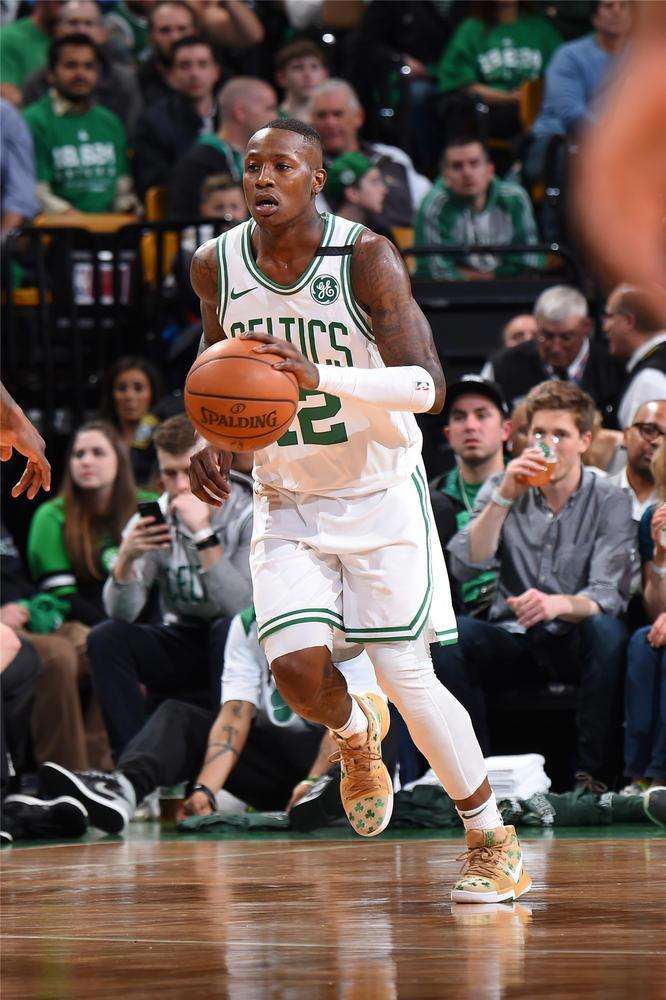 攻足球的全 攻足球的全